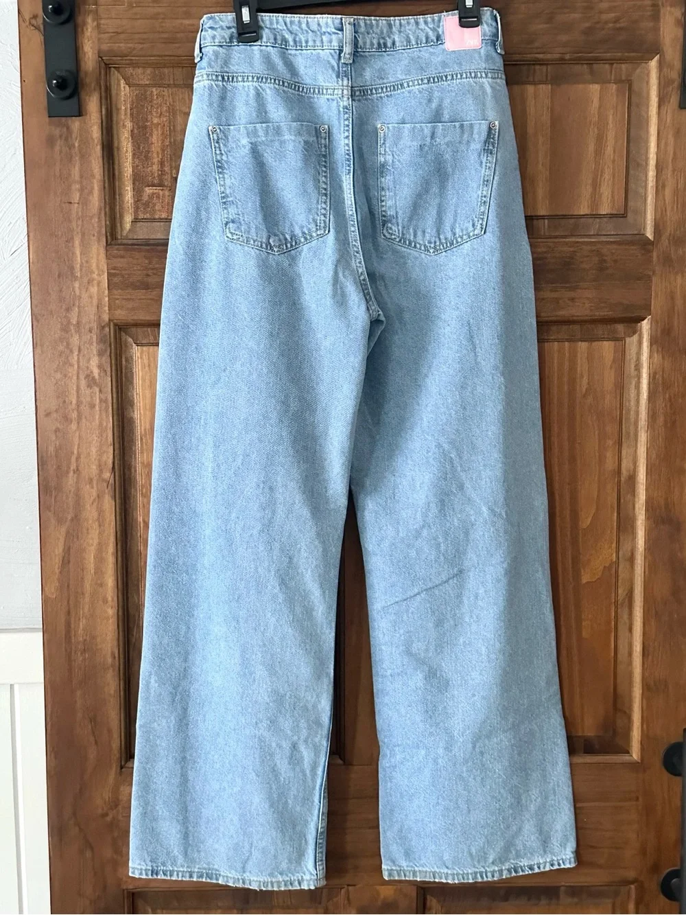 Zara High Rise Long Length Wide Leg Jeans Light Wash Cotton Pink Patch SZ 6 - Picture 2 of 7